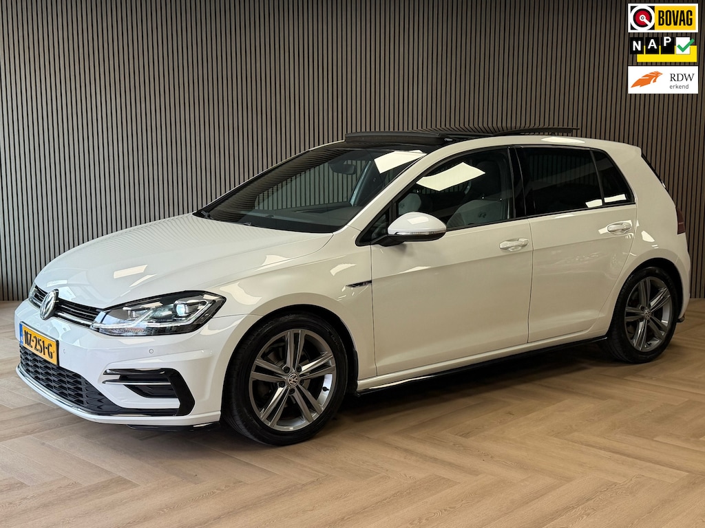 Volkswagen Golf 1.4 TSI Highline R-Line DSG PANORAMADAK VIRTUAL DISPLAY APPLE CARPLAY NAVIGATIE PDC CRUISE STOELVERWARMING AIRCO