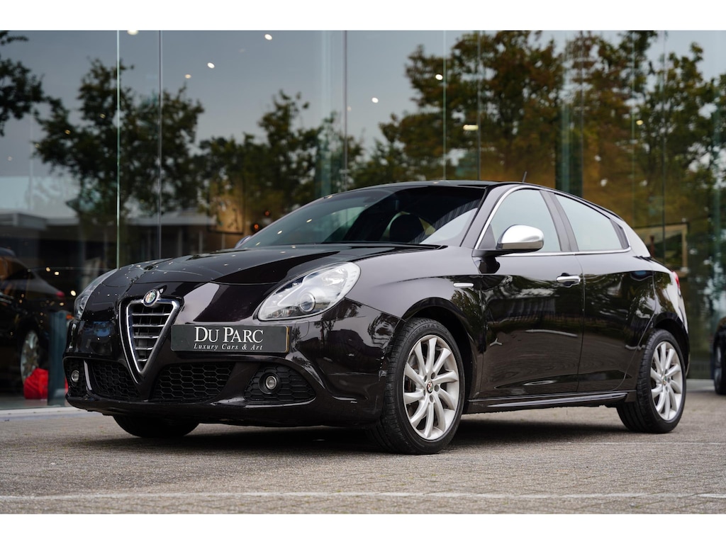 Alfa Romeo Giulietta 1.4 T Distinctive / NL - AUTO / DEALER ONDERHOUDEN / SPORTLEDER