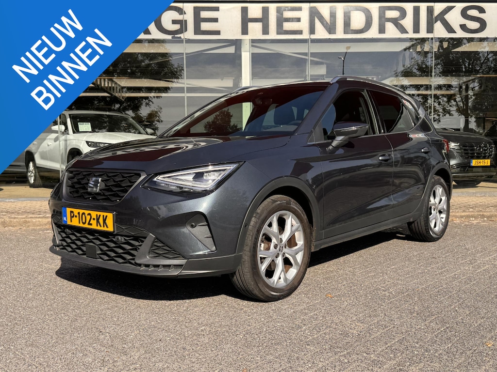 SEAT Arona 1.5 TSI EVO FR Business Intense Plus | Trekhaak | Stoelverwarming | LM 17 inch | Full Led | Camera |