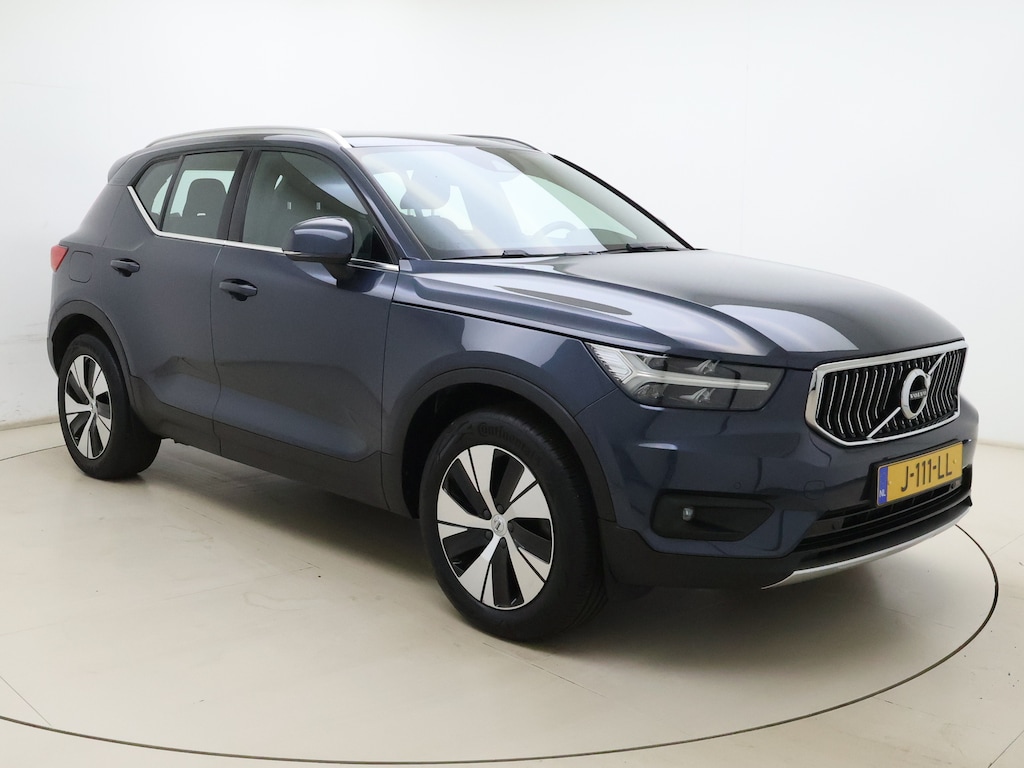 Volvo XC40 T5 Recharge Business Pro / Stoel-Stuur verwarming / Trekhaak / Navi / Bluetooth / Pdc camera / Adaptieve cruise / Blis.