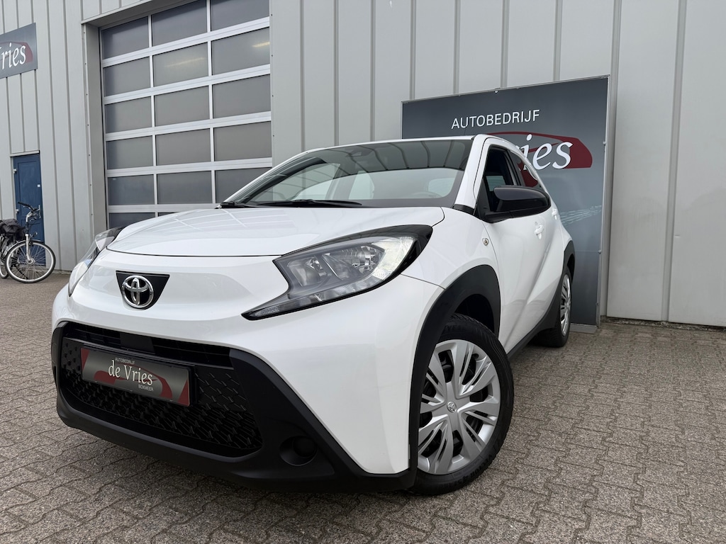 Toyota Aygo X 1.0 VVT-i MT Play AIRCO / ADAPT.CRUISE / CARPLAY / CAMERA / LED /