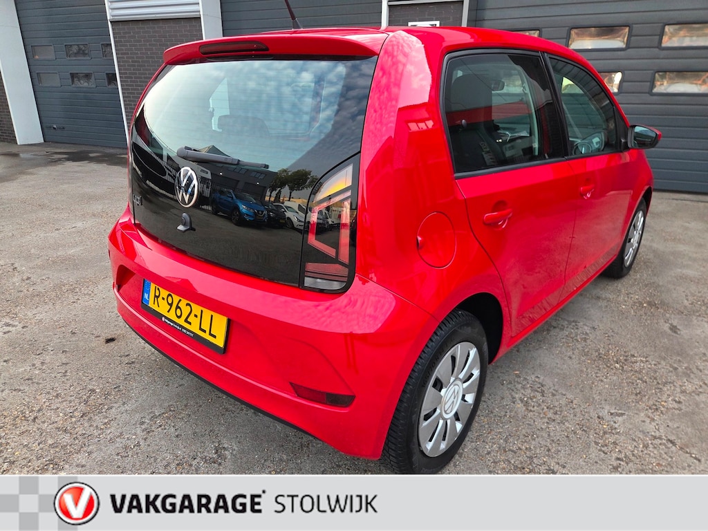 Volkswagen Up! 1.0. Nette Origineel Ned. Auto, Telefoon voorbereid. All seizoen banden.
