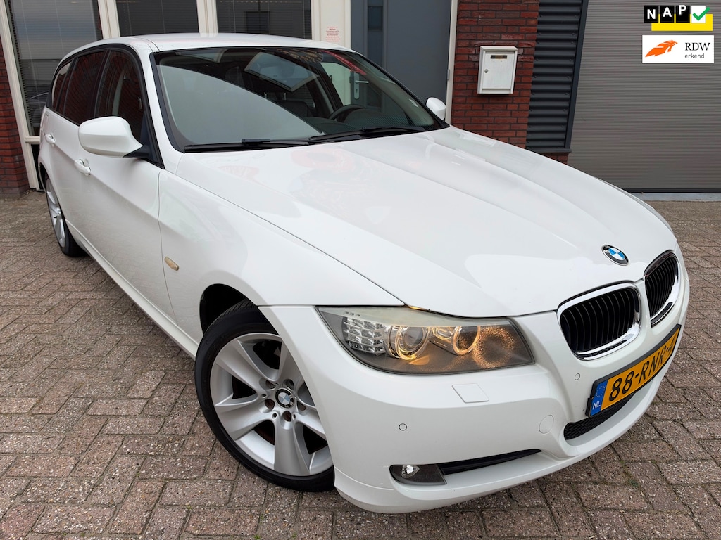 BMW 3-Serie Touring 320i Luxury Line / Navi / PDC / Leder / AUT / Stoelverw