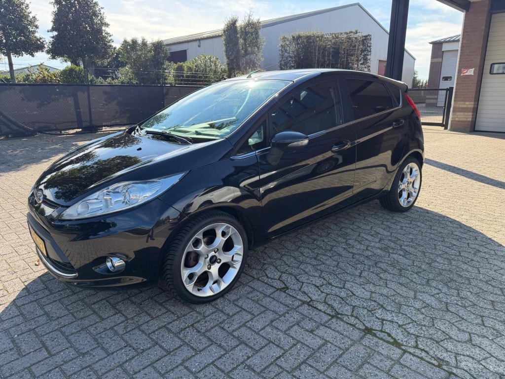Ford Fiesta 1.6 Titanium 5-DRS cruise clima PDC APK 11-27
