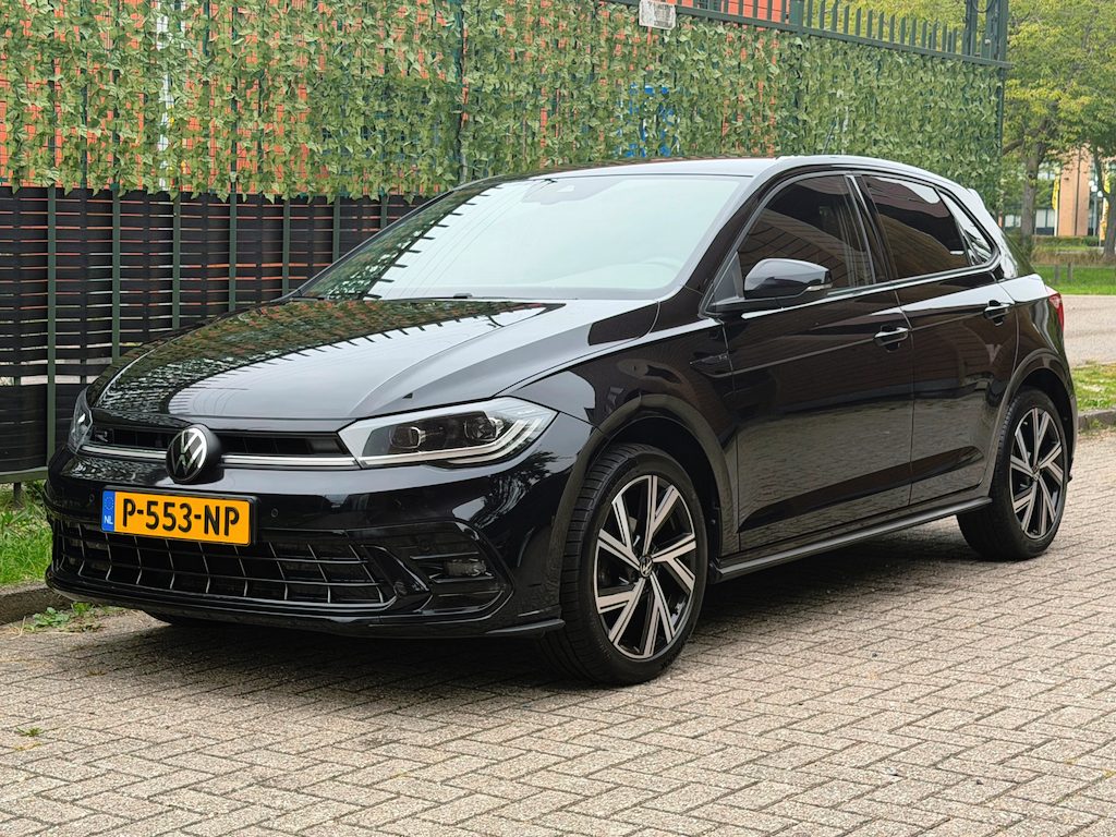 Volkswagen Polo 1.0 TSI R-Line 2022 Zwart CARPLAY|NAP|1E EIG.|IQLIGHT