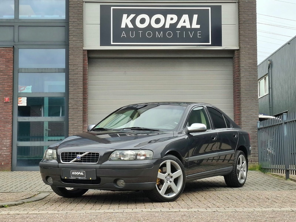 Volvo S60 2.4 Edition | Trekhaak | R-velgen | Brembo