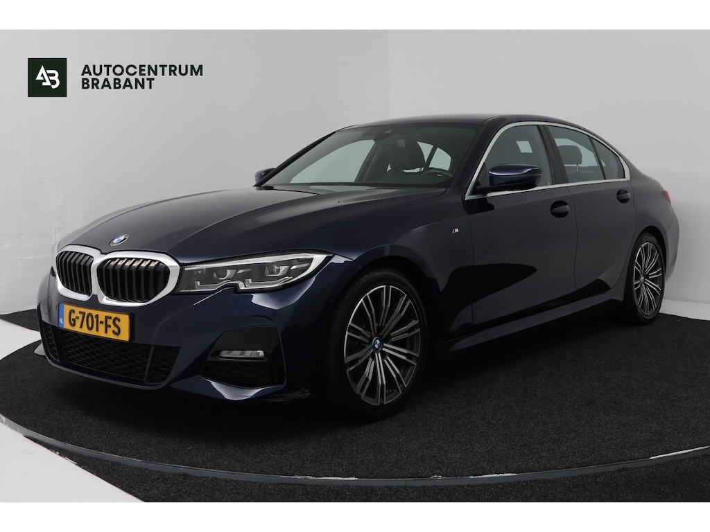 BMW 3-Serie 320i High Executive M-sport(M-PAkKKET, CAMERA, STOELVERWARMING, SFEERVERLICHTING, DEALER ONDERHOUDEN)