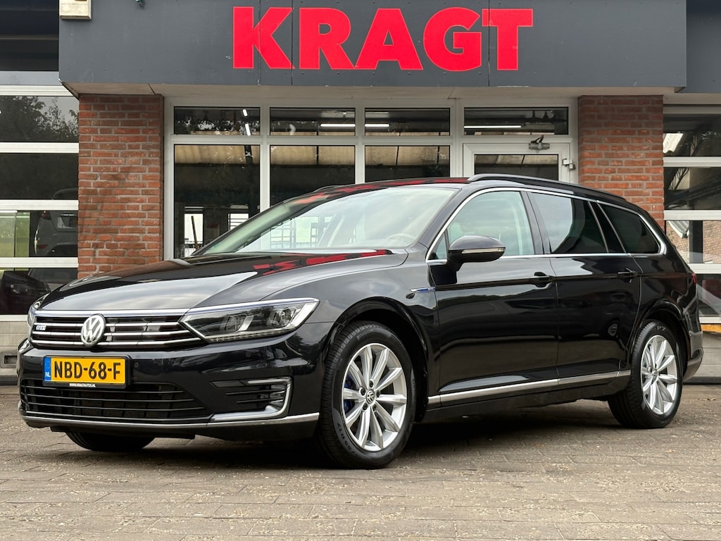 Volkswagen Passat Variant Connected Series 1.4 TSI 218 pk - SOH 94% - trekhaak - massagestoel - LED - dealeronderhouden!