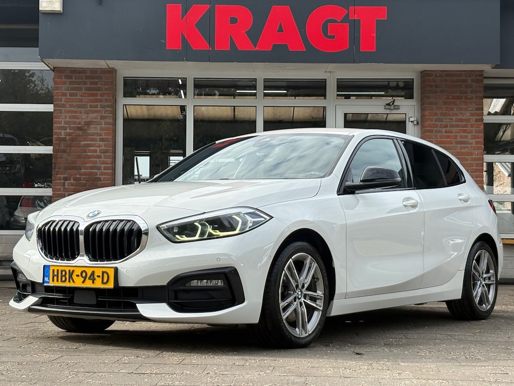 BMW 1-Serie Business Edition Plus 118i 136 pk - AUTOMAAT - LED - Sportstoelen