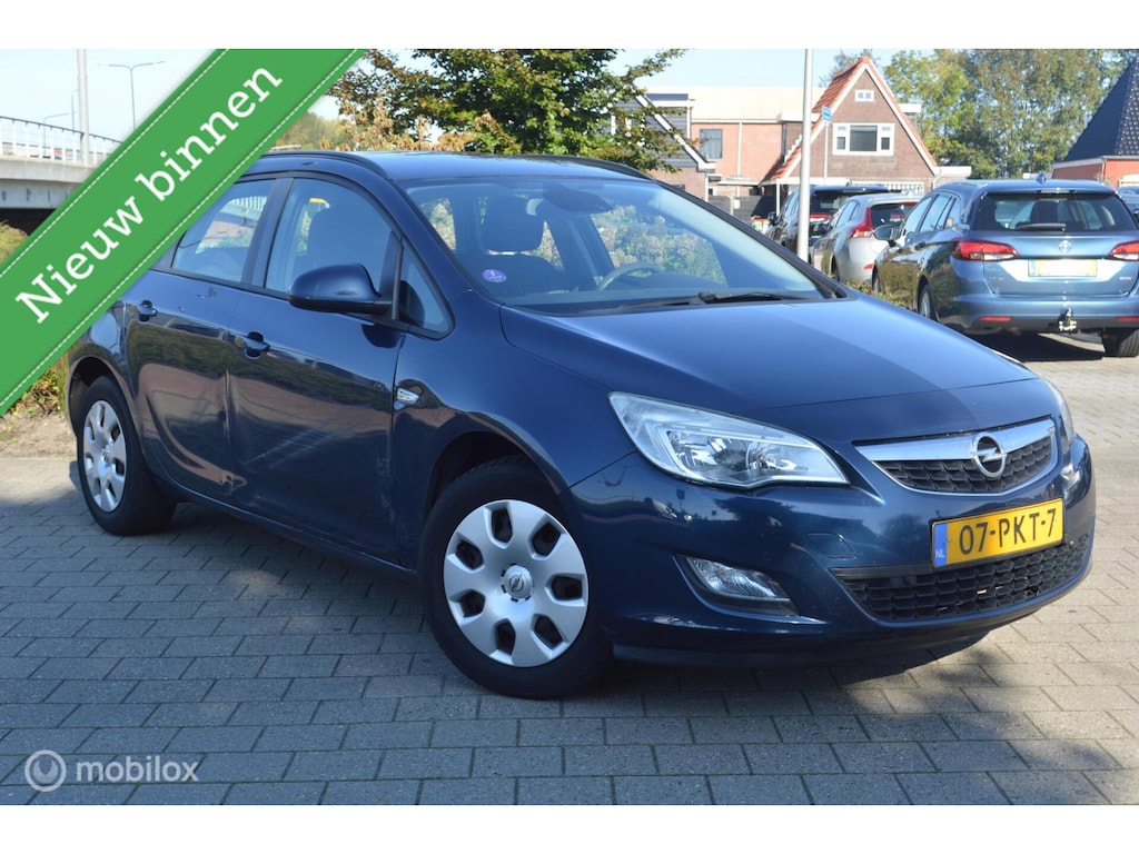 Opel Astra Sports Tourer 1.4 Selection | NWE APK | SCHADE |