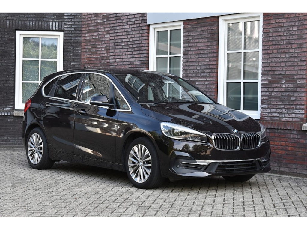 BMW X 225 drive Panaoramadak/Head up display/ leer/Electr verstelbare en verw stoelnen/Harman Kardon etc Wij zijn op afspraak geopend! Graag bellen voor uw komst.