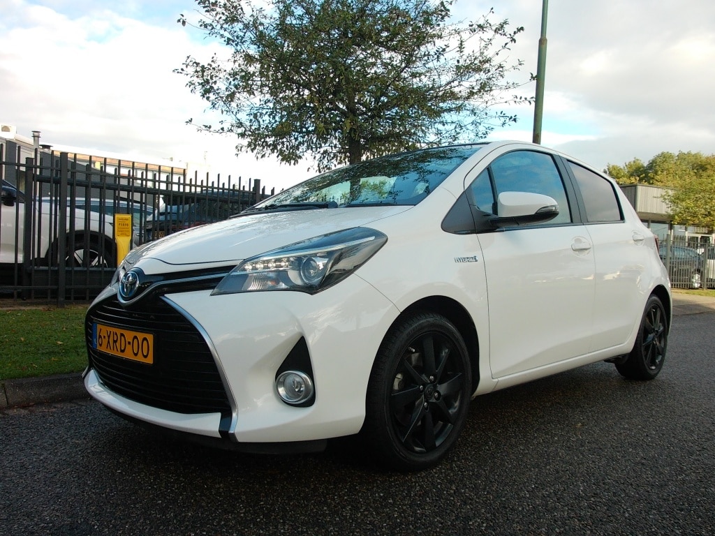 Toyota Yaris 1.5 Full Hybrid 100pk 5D Aut Dynamic P-Dak Clima Trekhaak