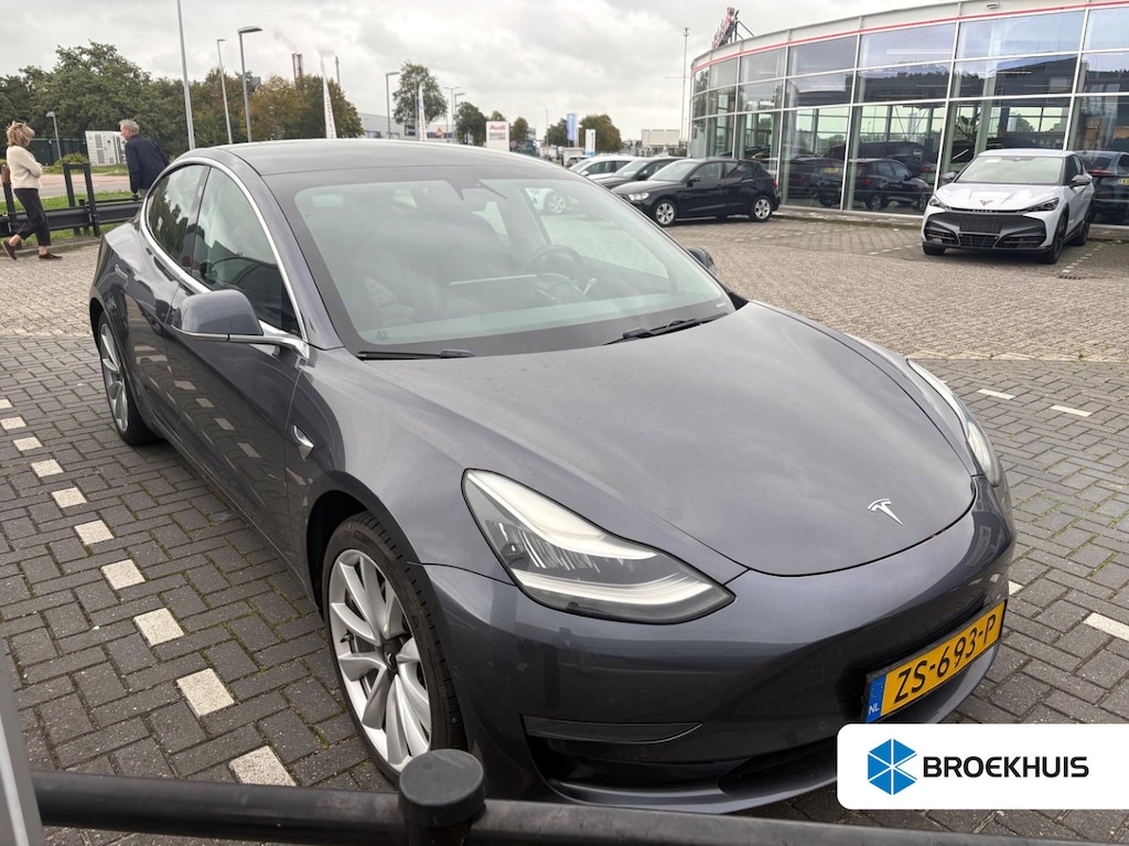 Tesla Model 3 Long Range AWD 75 kWh l Panoramadak l 360gr Camera l Stoelverwarming l Elektr. Stoel l Navigatie l Lederen interieur l