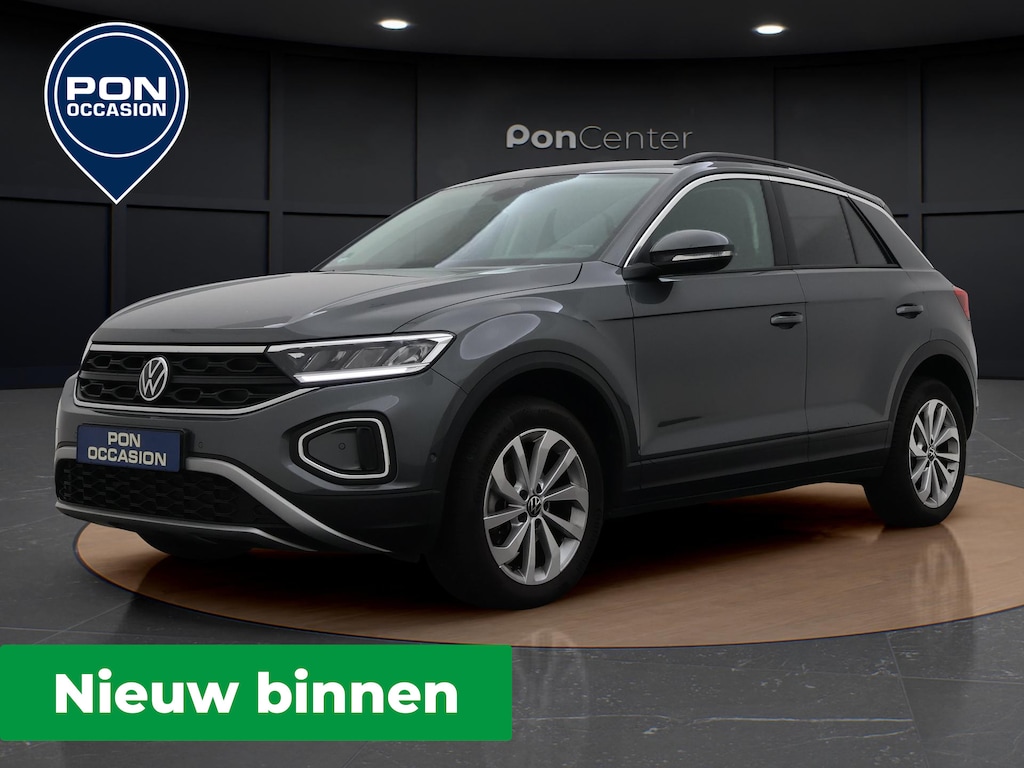 Volkswagen T-Roc 1.5 TSI Life | Camera | ACC | 17'' | Keyless | Getint Glas |
