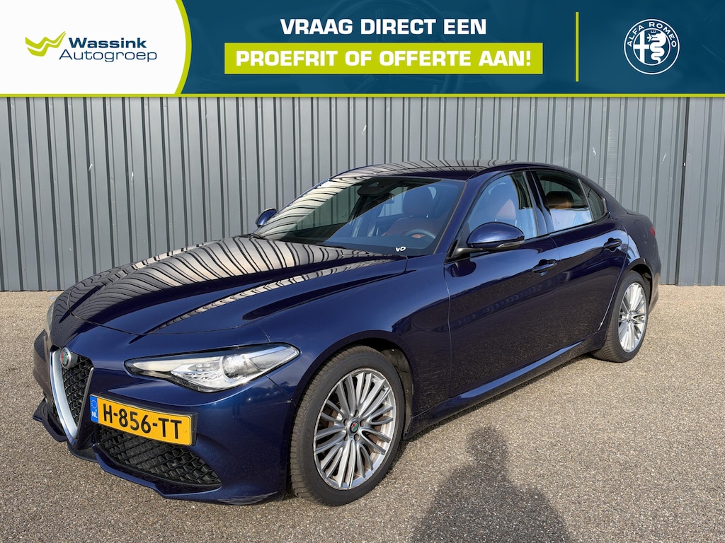Alfa Romeo Giulia 2.0T Super Parkersensoren | Navigatie | Cruise Control | Climate Control | Stoelverwarming | Stuurverwarming |