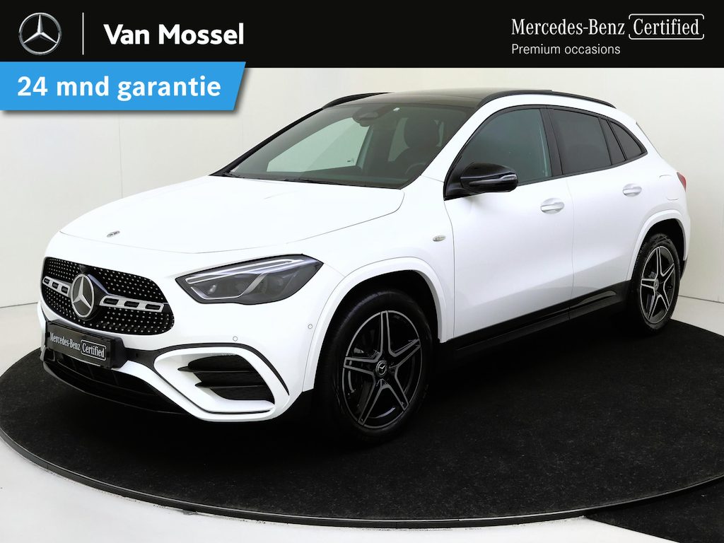 Mercedes-Benz GLA 250 e Business Solution AMG Nightpakket / Trekhaak / Panoramadak / Keyless /  Stoelverwarming