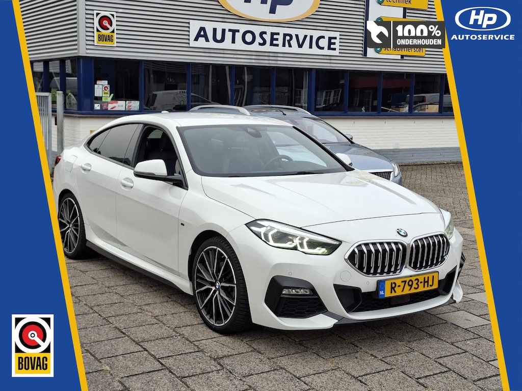 BMW 2-serie Gran Coupé 218i High Executive M-Line Navigatie Trekhaak Carplay 19'' Parkeersensoren voor/achter Sportstoelen