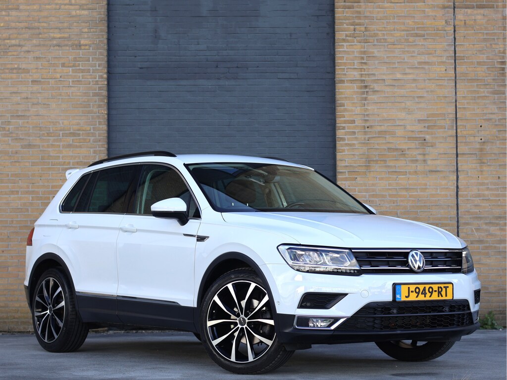 Volkswagen Tiguan 1.5 TSI ACT Comfortline Business | ACC | Navi | Camera | LED | Trekhaak |