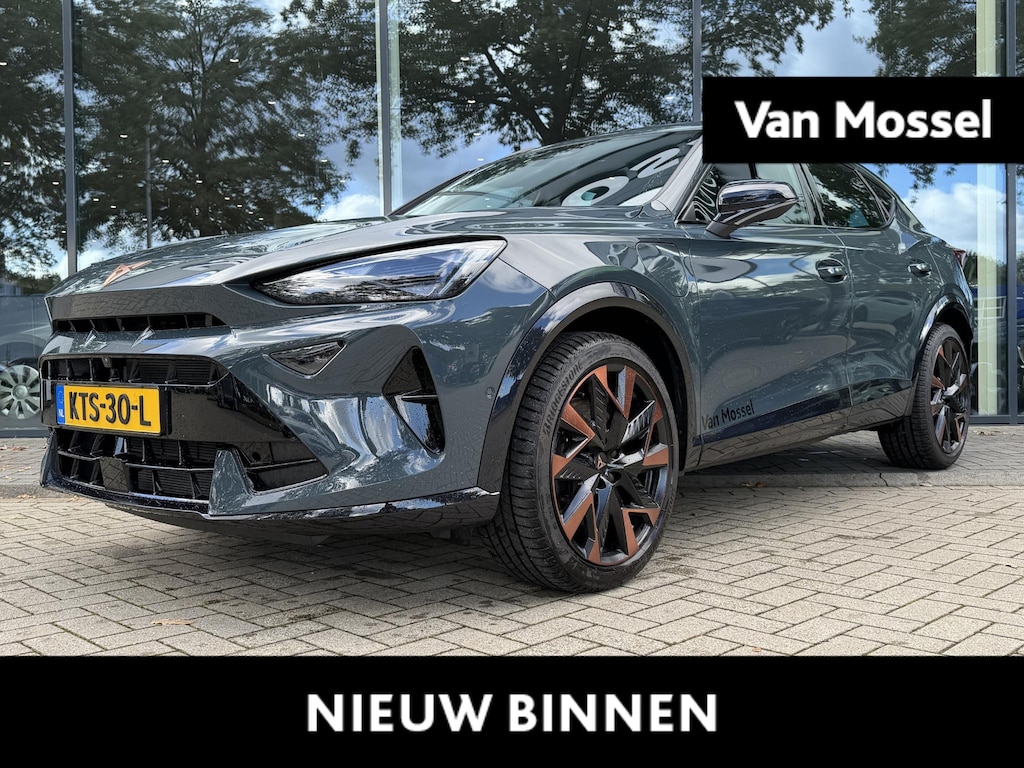 CUPRA Formentor 1.5 TSI e-Hybrid VZ Performance 272 PK | Lichtmetalen Velgen | Panoramisch Schuif/kanteldak | Stoelverwarming | Stuurverwarming | Sennheiser Audio | Elektrisch verstelbare Stoelen met geheugen functie | Adaptive Cruise Control | Draadloos telefoonladen | Elektrische Achterklep |