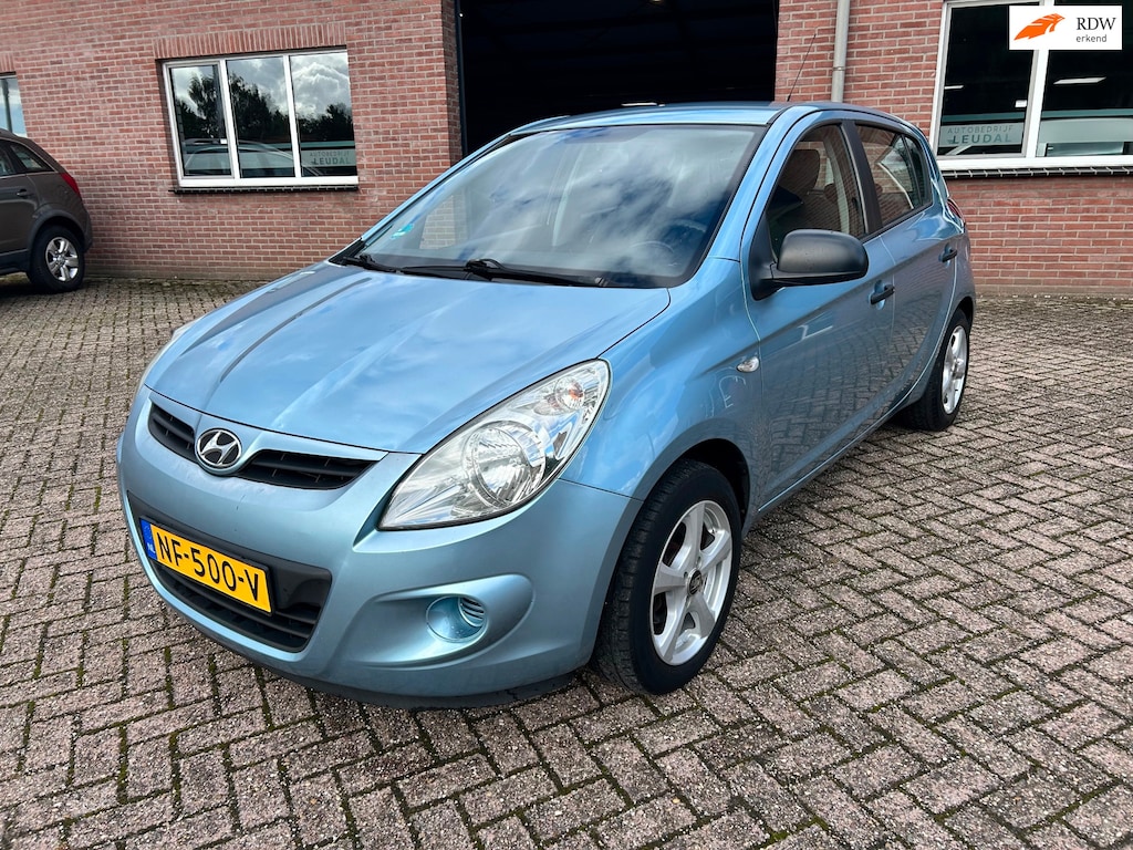 Hyundai i20 1.2i DynamicVersion//Nieuwe APK bij aflevering