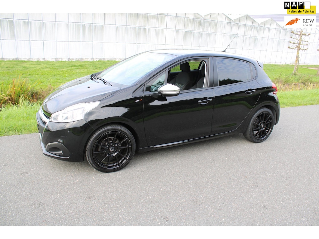 Peugeot 208 1.2 PureTech Urban Soul 5 Drs GT -Look