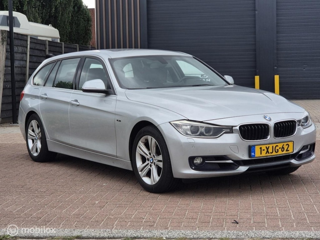 BMW 3-Serie Touring 320i High Executive