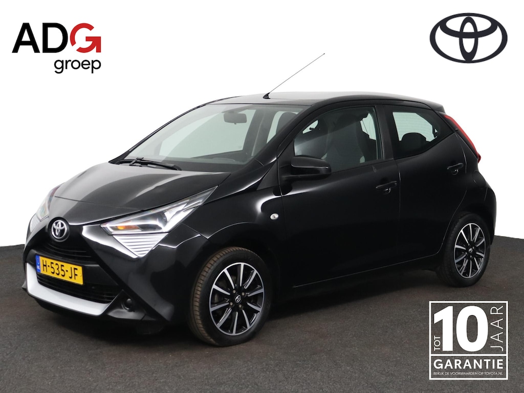 Toyota Aygo 1.0 VVT-i x-play | Achteruitrijcamera | Airco | Lichtmetalen Velgen | Bluetooth |