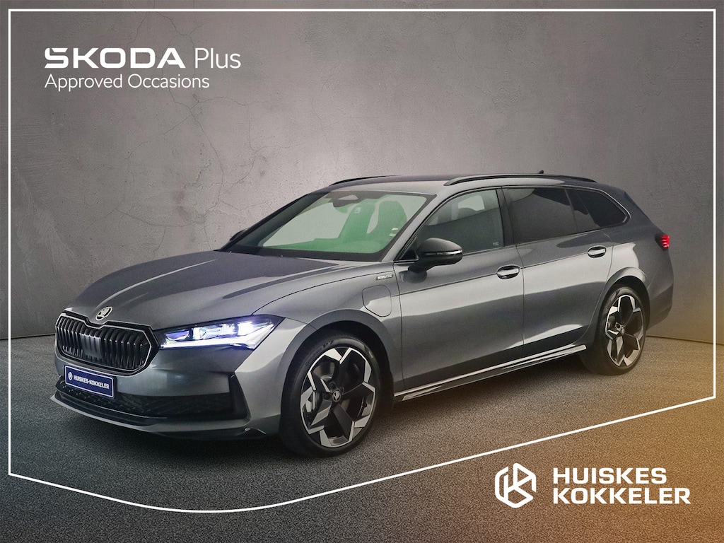 Skoda Superb Sportline Business 1.5 TSI PHEV 204pk DSG Automaat Trekhaak, Adaptive cruise control, Elektrische achterklep, Achteruitrijcamera, Navigatie, LED matrix koplampen
