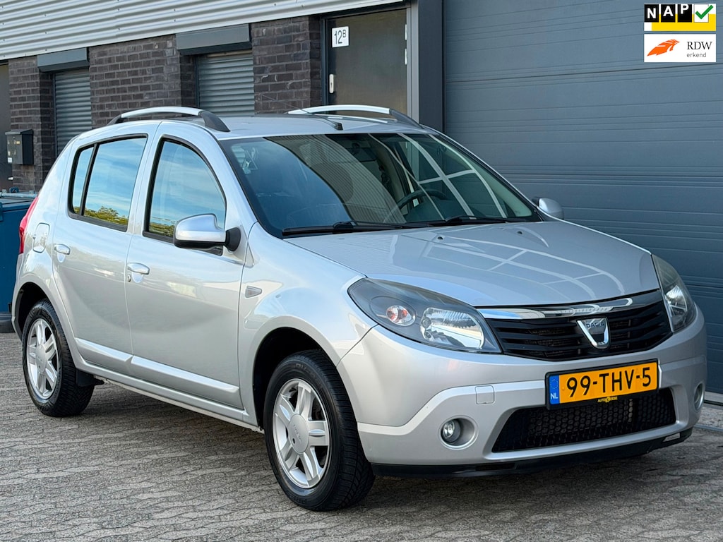 Dacia Sandero 1.2 Blackline AIRCO, CAMERA, TREKHAAK, 2e EIGENAAR, BOEKJES, NAP