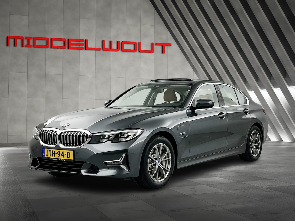 BMW 3-Serie 330e 292PK High Exe. Schuif-kanteldak/Leder/M-sport-stoelen