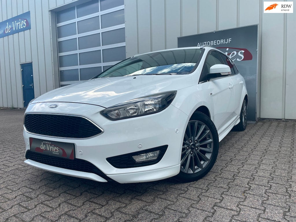 Ford Focus Wagon 1.0 ST-Line AIRCO / NAVI / STOEL/STUUR VERWARMING / NWE DISTRIBUTIE