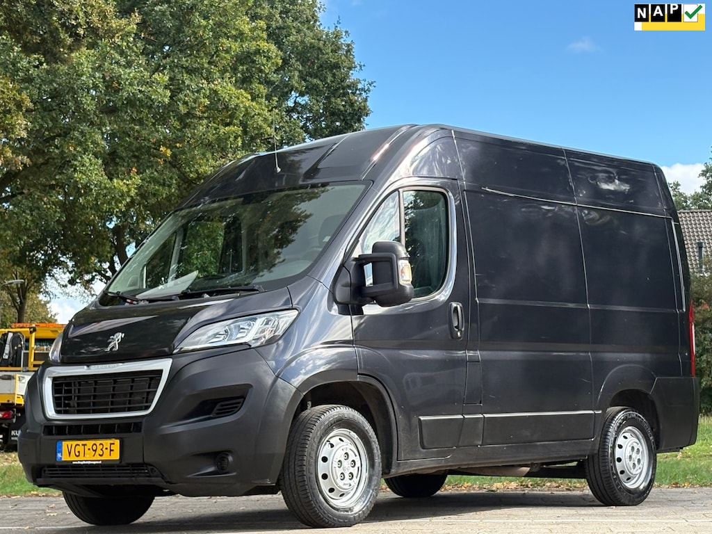 Peugeot Boxer 333 2.2 BlueHDi 120PK *Oprijplaat inklapbaar* NAP|trekhaak 2500KG|cruise|achteruitrijcamera|airco|navi|parkeersensor