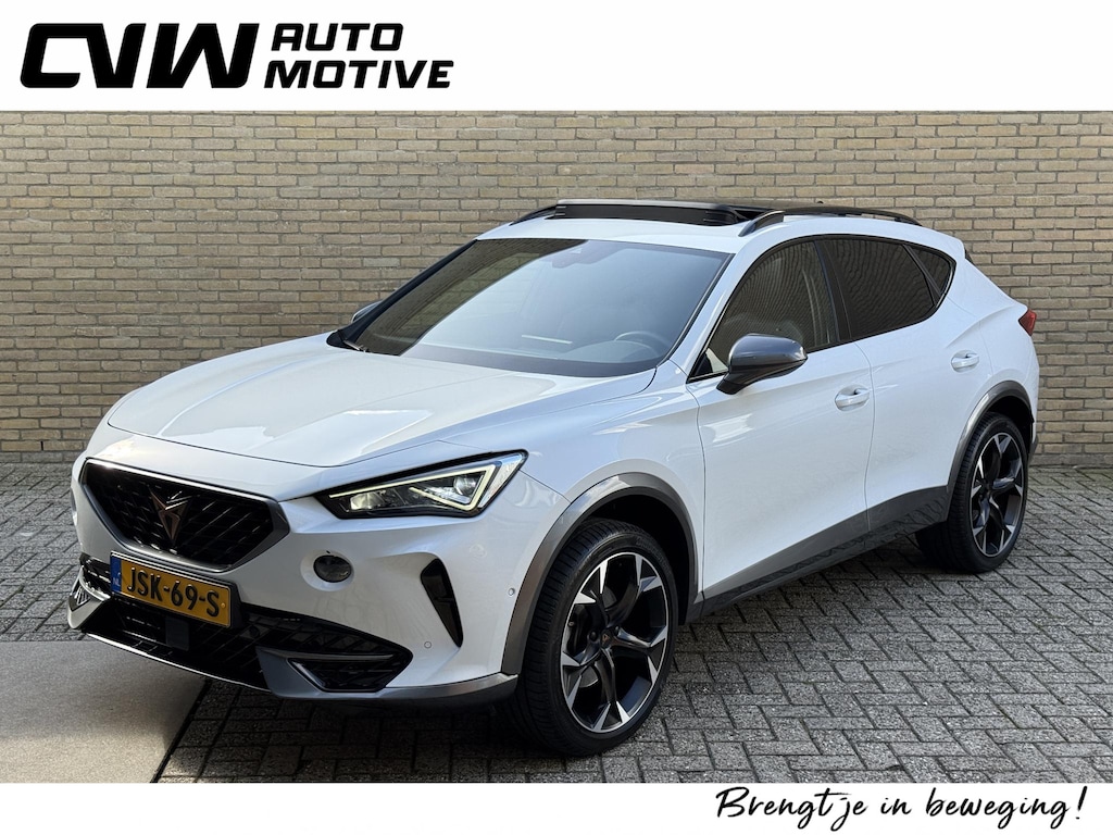 CUPRA Formentor 1.5 TSI 150PK | Panoramadak | Trekhaak wegklapbaar | 19 inch velgen | Half leder | Virtual cockpit | Adaptieve cruise | Lane assist | Navigatie | Camera | Apple CarPlay | Sfeerverlichting | Stoel&stuurverwarming | Elektrische achterklep | Volledig onderhouden