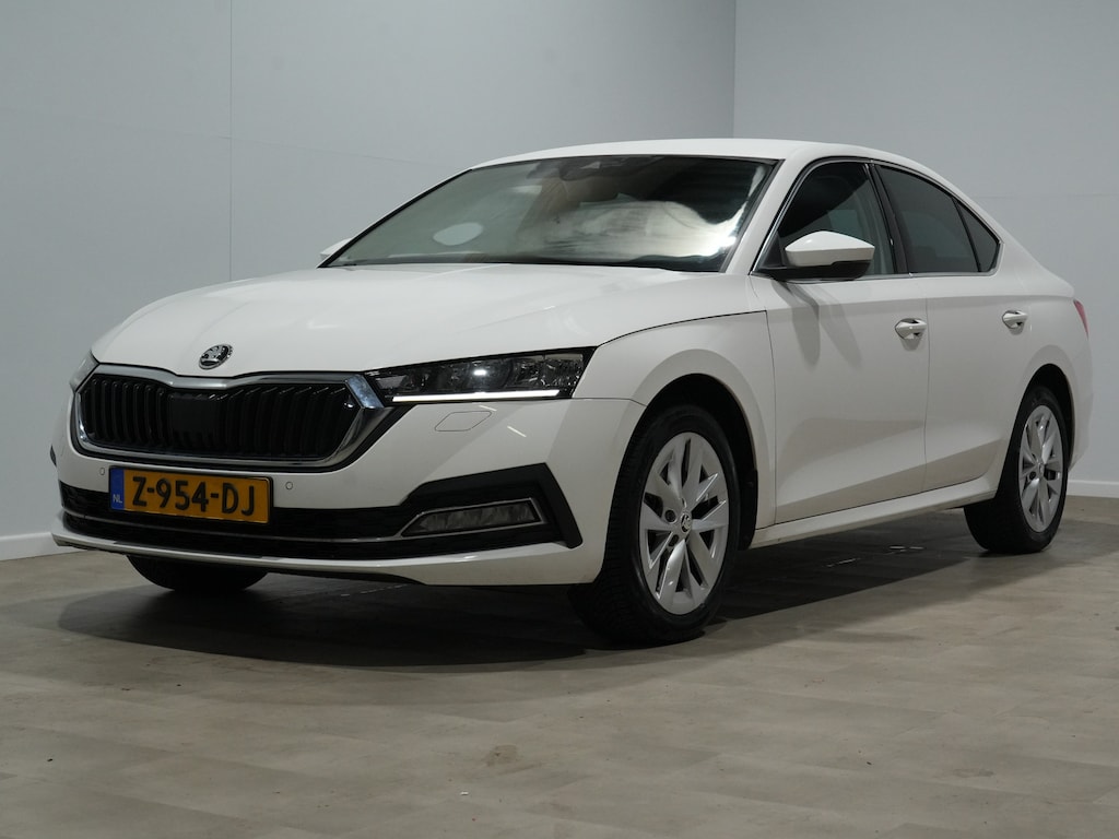 Skoda Octavia 1.0 115pk e-TSI Business Edition Plus Navigatie Climatronic Adaptive Cruise Control 284