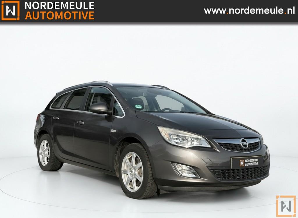 Opel Astra 1.7 CDTI COSMO, CRUISE, NAVI, TREKHAAK