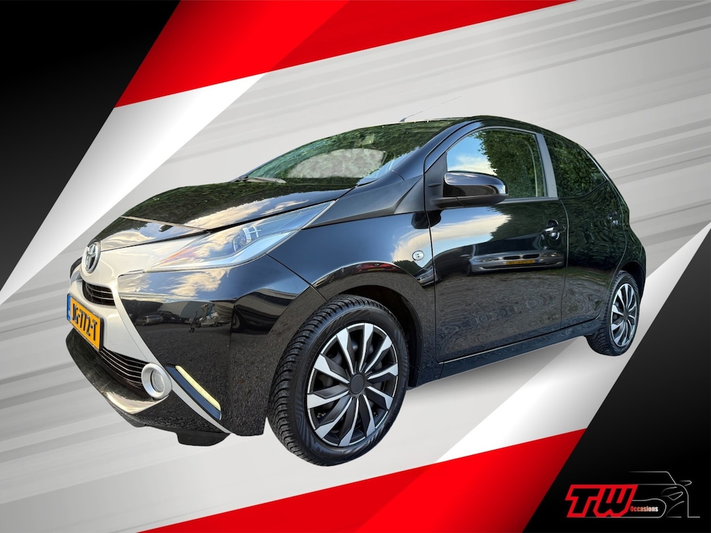 Toyota Aygo 1.0 VVT-i x-play |NWE APK|TREKHAAK|CAMERA|AIRCO