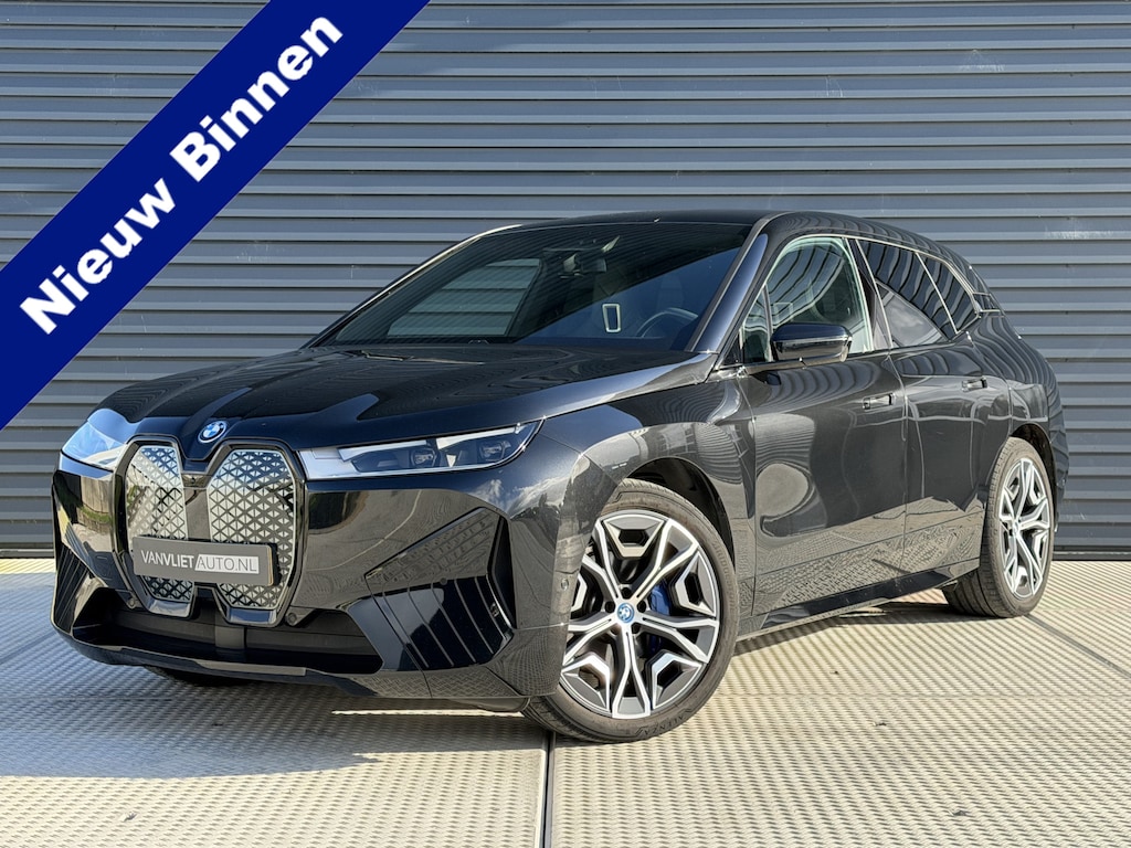 BMW iX xDrive40 Executive 77 kWh | SoH 100% | Sport Pakket | 360 Camera | Head-Up | Memory Stoelen