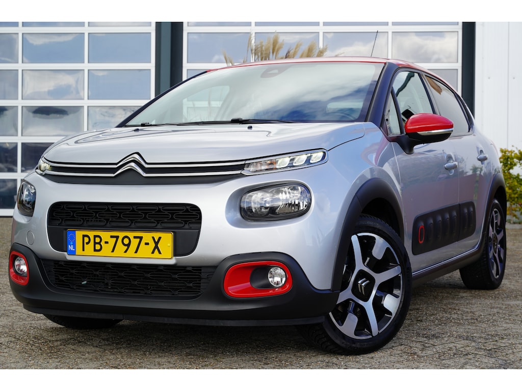 Citroën C3 1.2 PureTech S&S Shine 110pk | Two tone kleur | Achteruitrijcamera | Apple Carplay/Android Auto | Dab | Lichtmetalen velgen 17" | Navigatiesysteem full map | Parkeersensor achter | Trekhaak | Prachtig exemplaar!