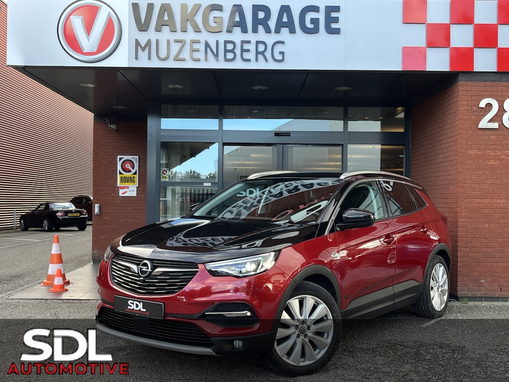 Opel Grandland X 1.6 Turbo Hybrid4 Ultimate 300PK! // MEMORY SEATS // NAVI // TREKHAAK // CAMERA // CRUISE // STOELVERWARMING + VERKOELING //