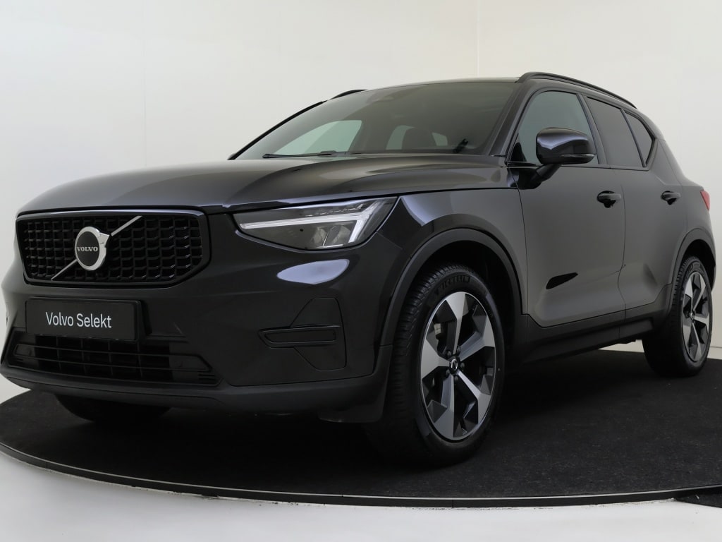 Volvo XC40 B4 Plus Dark | Panoramadak | Trekhaak | Harman/Kardon |