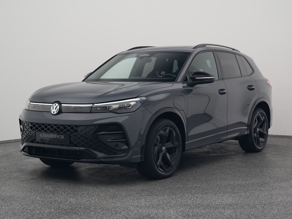 Volkswagen Tiguan 1.5 eHybrid R-Line Edition | PANO | ADAPTIVE | CAMERA | STOELMASSAGE