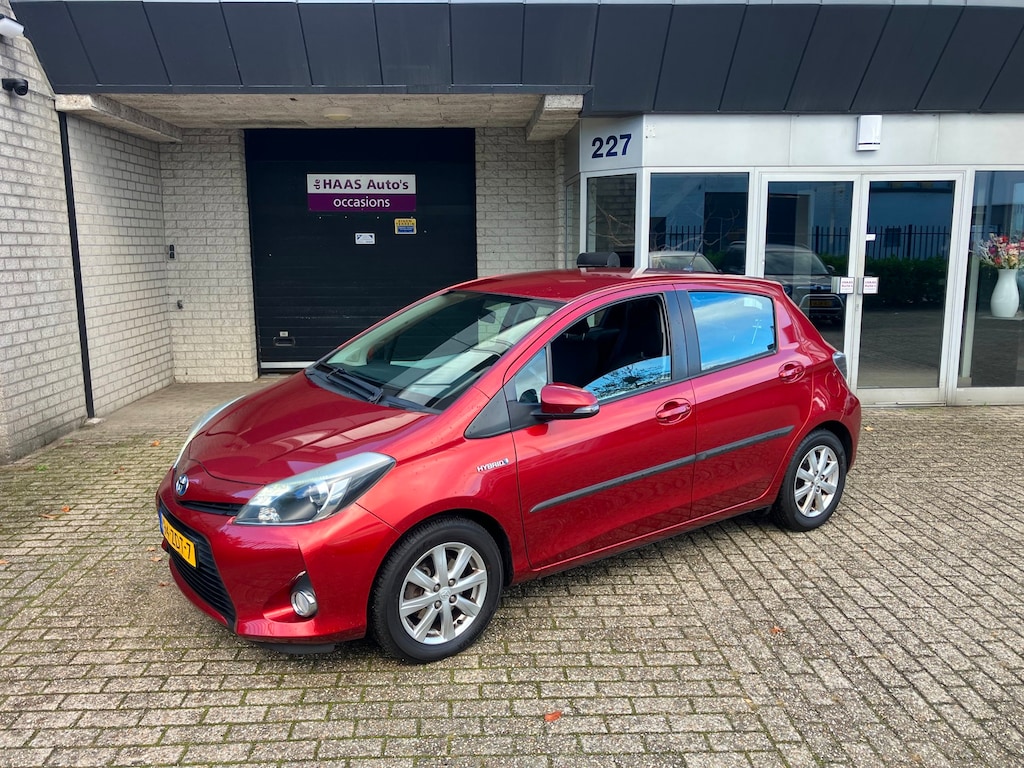 Toyota Yaris 1.5 Full Hybrid Aspiration / ALU VELGEN / APK OKTOBER 2027 / NETTE STAAT
