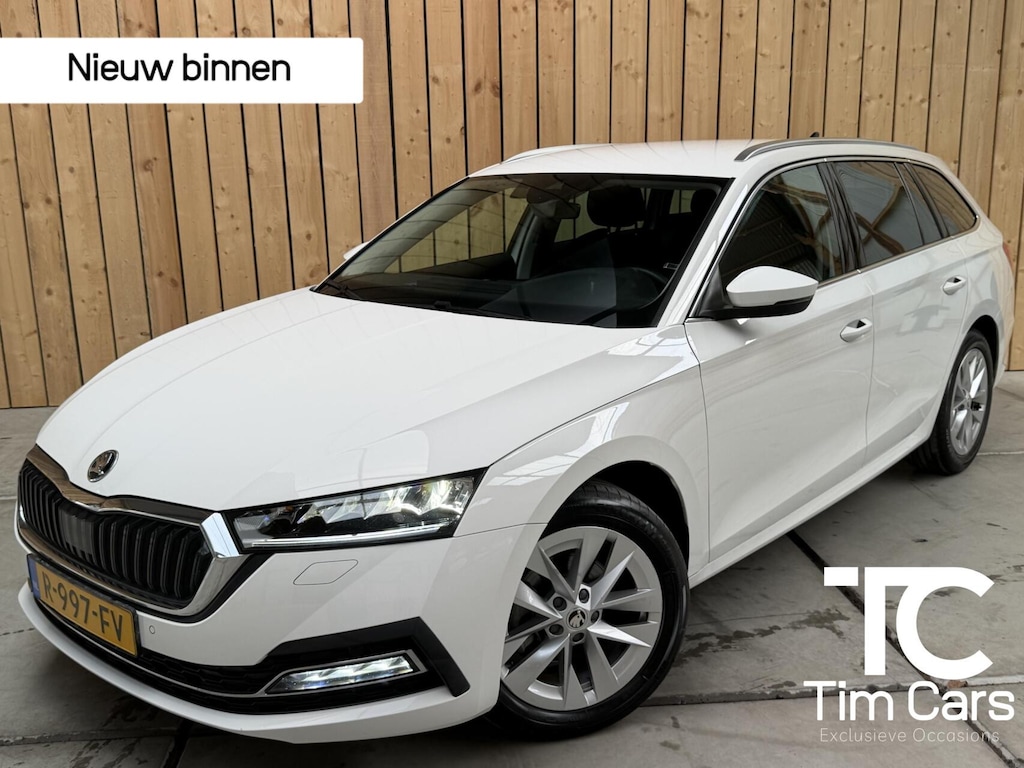 Skoda Octavia Combi 1.0 TSI Business Edition Plus Apple CarPlay/Android Auto | Adaptieve cruise control | Dode hoek detectie | LED koplampen | Navigatiesysteem | Stoel en stuurwielverwarming | Parkeersensoren voor en achter