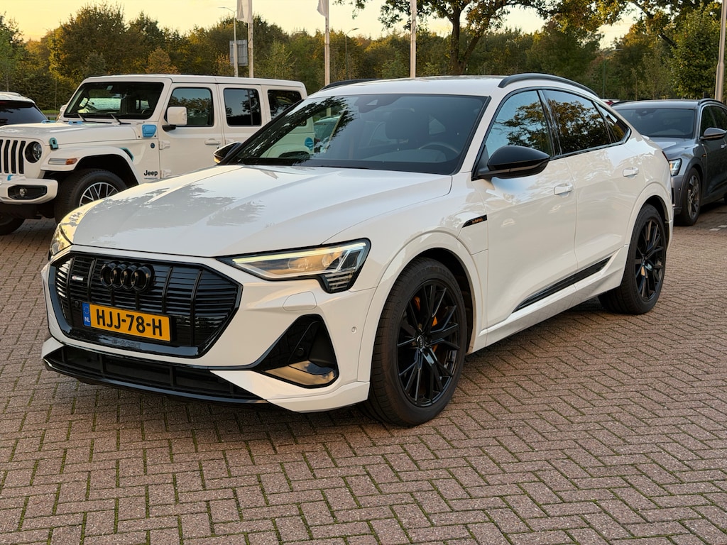 Audi e-tron Sportback 50 quattro S edition 71 kWh / SOH 97%! / Nieuwstaat / Camera / Luchtvering / B&O / 21'' / Leer&Alcantara / CarPlay / DAB / Cruise Control
