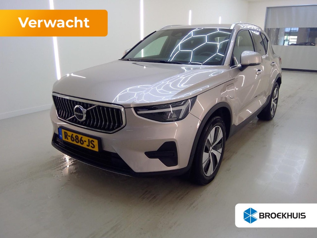 Volvo XC40 1.5 T4 Plug-in hybrid Plus Bright Trekhaak | Elektr. verstelbare stoelen | Adaptive Cruise | All Season