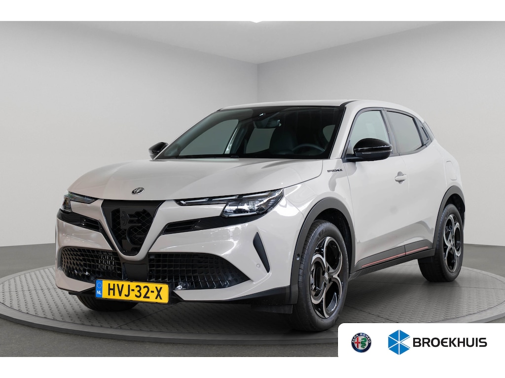 Alfa Romeo Junior 1.2 Turbo Hybrid Ibrida Speciale | Camera | LED | El. Stoelverstellnig | Navigatie | Climate Controle | Parkeersensoren | Apple Carplay & Android Auto |