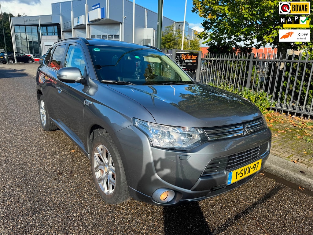 Mitsubishi Outlander 2.0 PHEV Instyle+ Trekhaak,leer,camera
