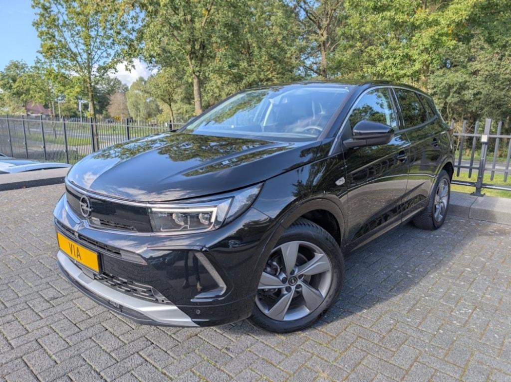 Opel Grandland X Elegance 1.2 Turbo 130PK | Trekhaak | Navi | Stoel- stuurverw. | Voorruitverw. | Cruise | Camera | Climate