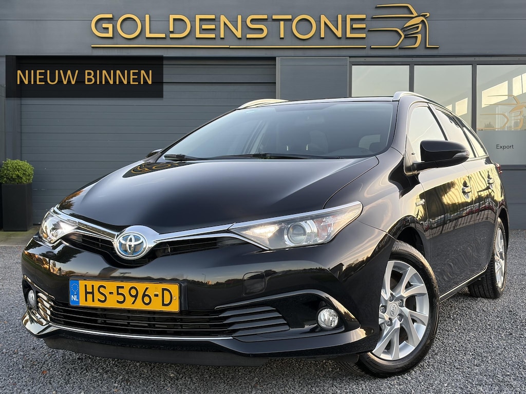 Toyota Auris Touring Sports 1.8 Hybrid Lease ✓Pano✓Navi✓Camera✓Dealer Onderhouden✓Recent beurt gehad✓Clima✓Cruise✓Lm velgen✓N.A.P✓Bj 12-2015✓Apk tot 10-2027