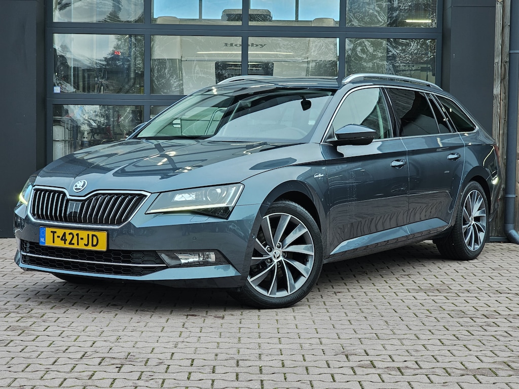 Skoda Superb Combi 1.4 TSI ACT Laurent & Klement | Automaat | LED | Trekhaak | Leder | Stoel- & stuurverwarming | Lane Assist | Blind Spot |Standkachel | Park Assist | Canton | Sfeerverlichting |